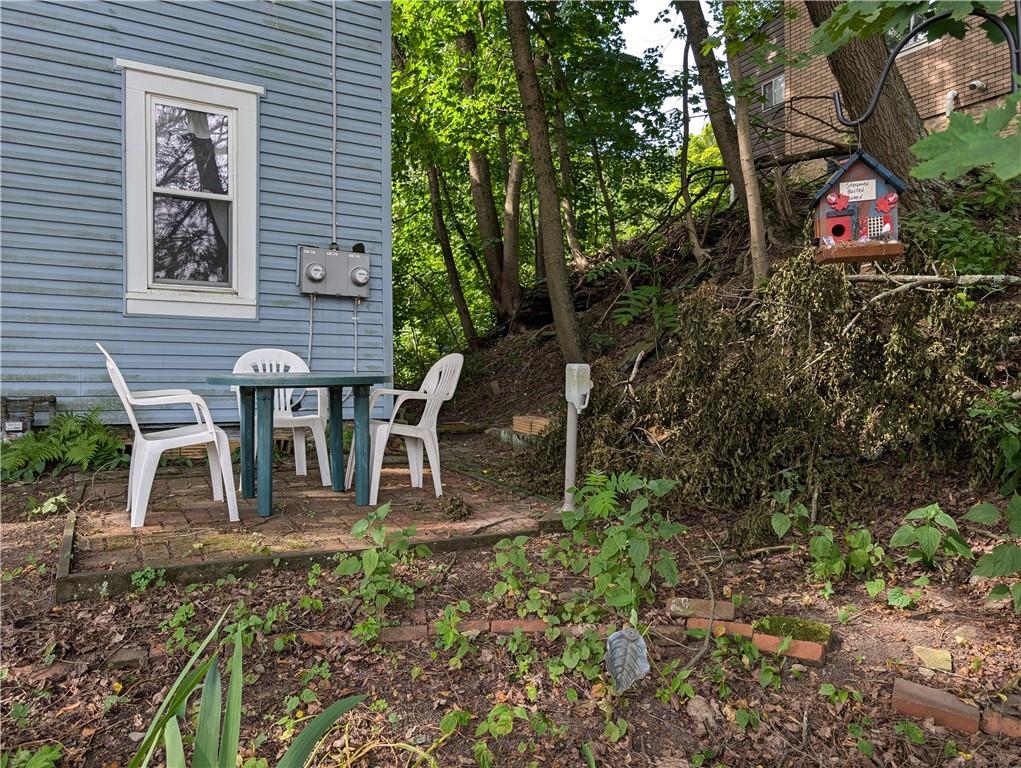 1061 Geyer Road Pittsburgh, PA 15209 - Photo 25 of 27 Secluded back yard patio