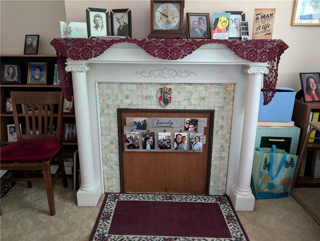 1061 Geyer Road Pittsburgh, PA 15209 - Photo 5 of 27 Decorative fireplace