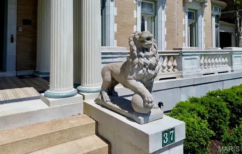 $1,995,000 | 37 Washington Terrace, St. Louis, MO 63112