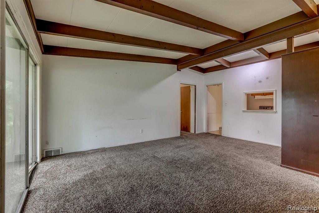 29531 Fall River Road Southfield, MI 48076 - Photo 4 of 25