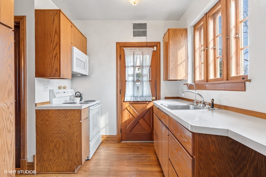 2116 Chestnut Avenue Wilmette, IL 60091 - Photo 12 of 26