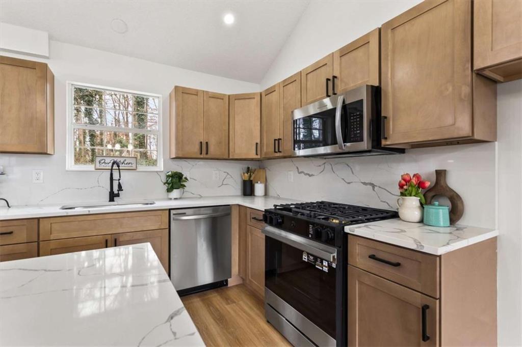 960 Romer Place Stone Mountain, GA 30083 - Photo 13 of 50