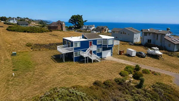 $619,000 | 16 Sail Court, Shelter Cove, CA 95589