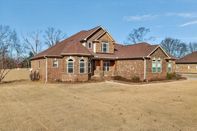 $675,000 | 33 Ivy Drive, Fayetteville, TN 37334