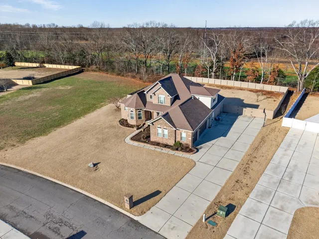 $675,000 | 33 Ivy Drive, Fayetteville, TN 37334