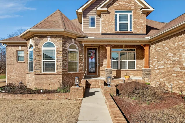 $675,000 | 33 Ivy Drive, Fayetteville, TN 37334