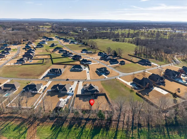 $675,000 | 33 Ivy Drive, Fayetteville, TN 37334