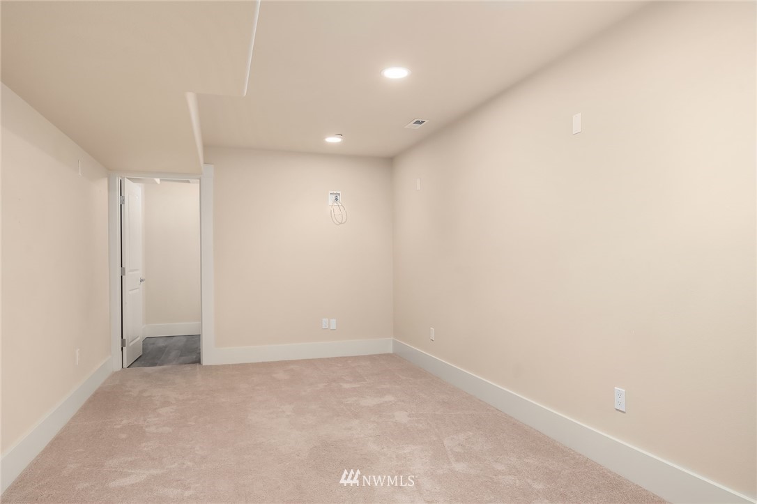 1402 Davis Avenue South Renton, WA 98055 - Photo 32 of 40