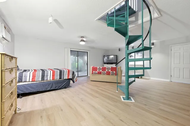 $381,900 | 6913 Sea Shark Circle, Navarre, FL 32566