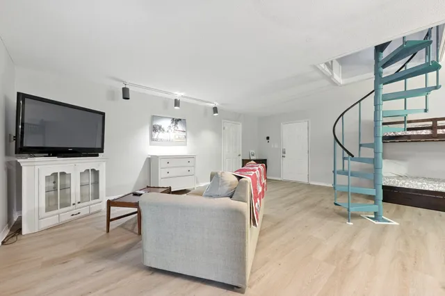 $381,900 | 6913 Sea Shark Circle, Navarre, FL 32566