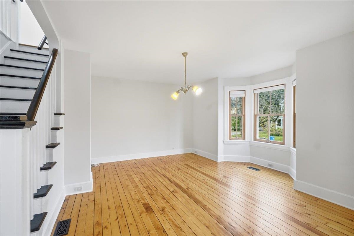 241 Loomis Street Burlington, VT 05401 - Photo 14 of 38