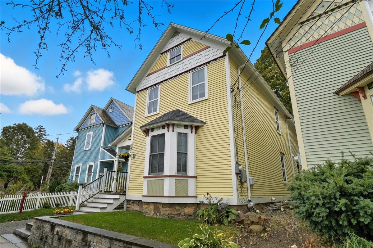 241 Loomis Street Burlington, VT 05401 - Photo 36 of 38