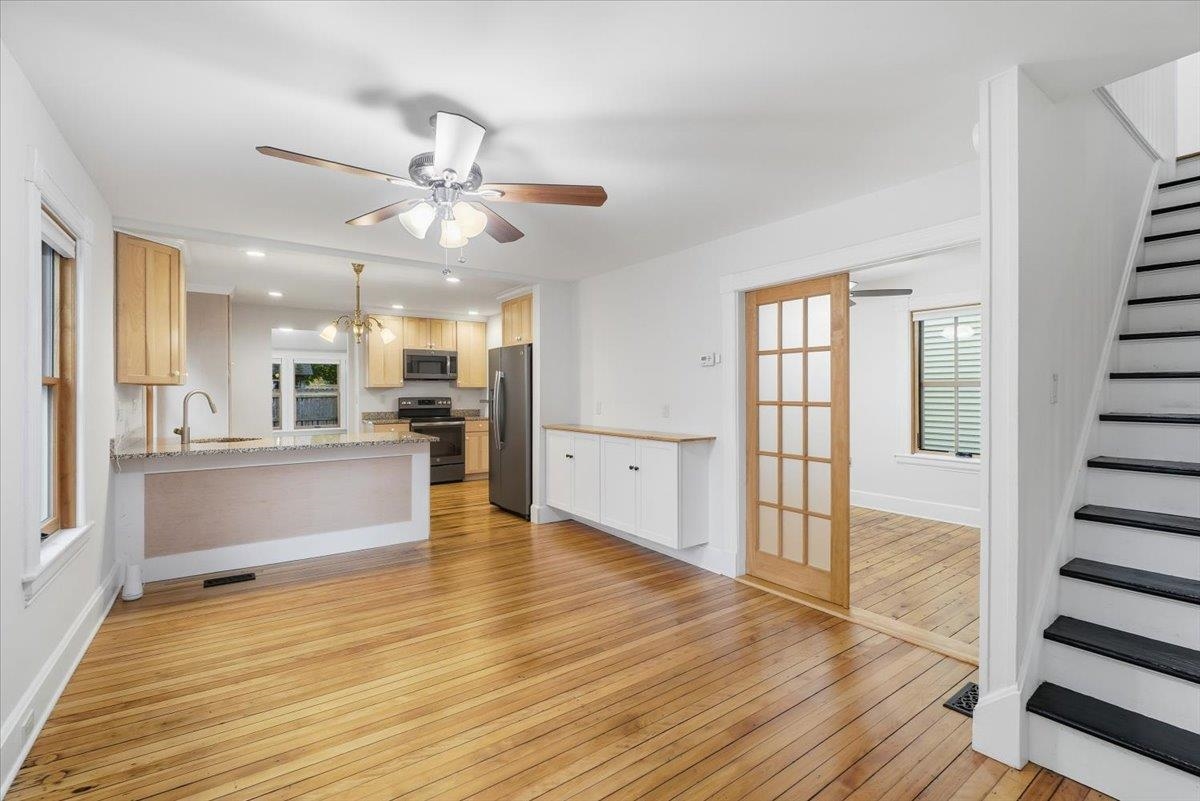 241 Loomis Street Burlington, VT 05401 - Photo 4 of 38
