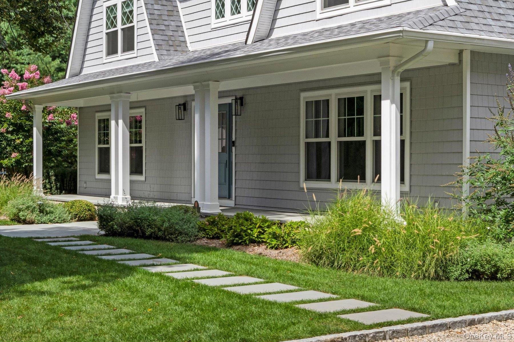 45 Old Sag Harbor Road Southampton, NY 11968 - Photo 3 of 47 front view of a house