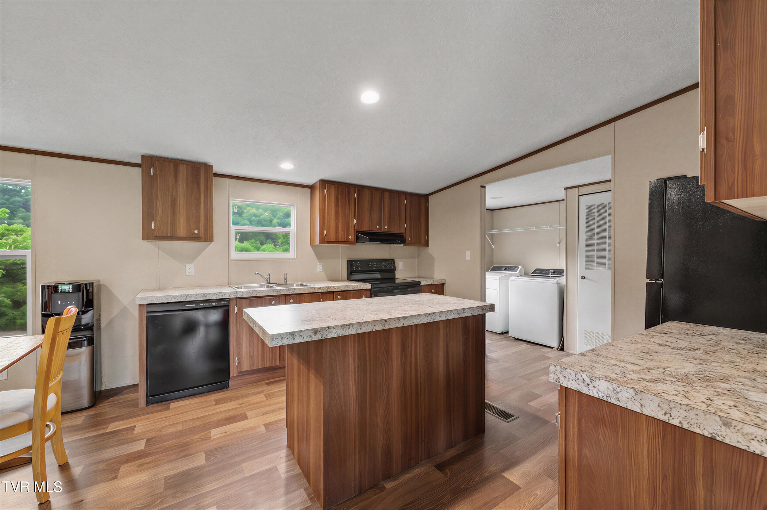 6730 Gap Creek Road Bulls Gap, TN 37711 - Photo 12 of 21 Kitchen