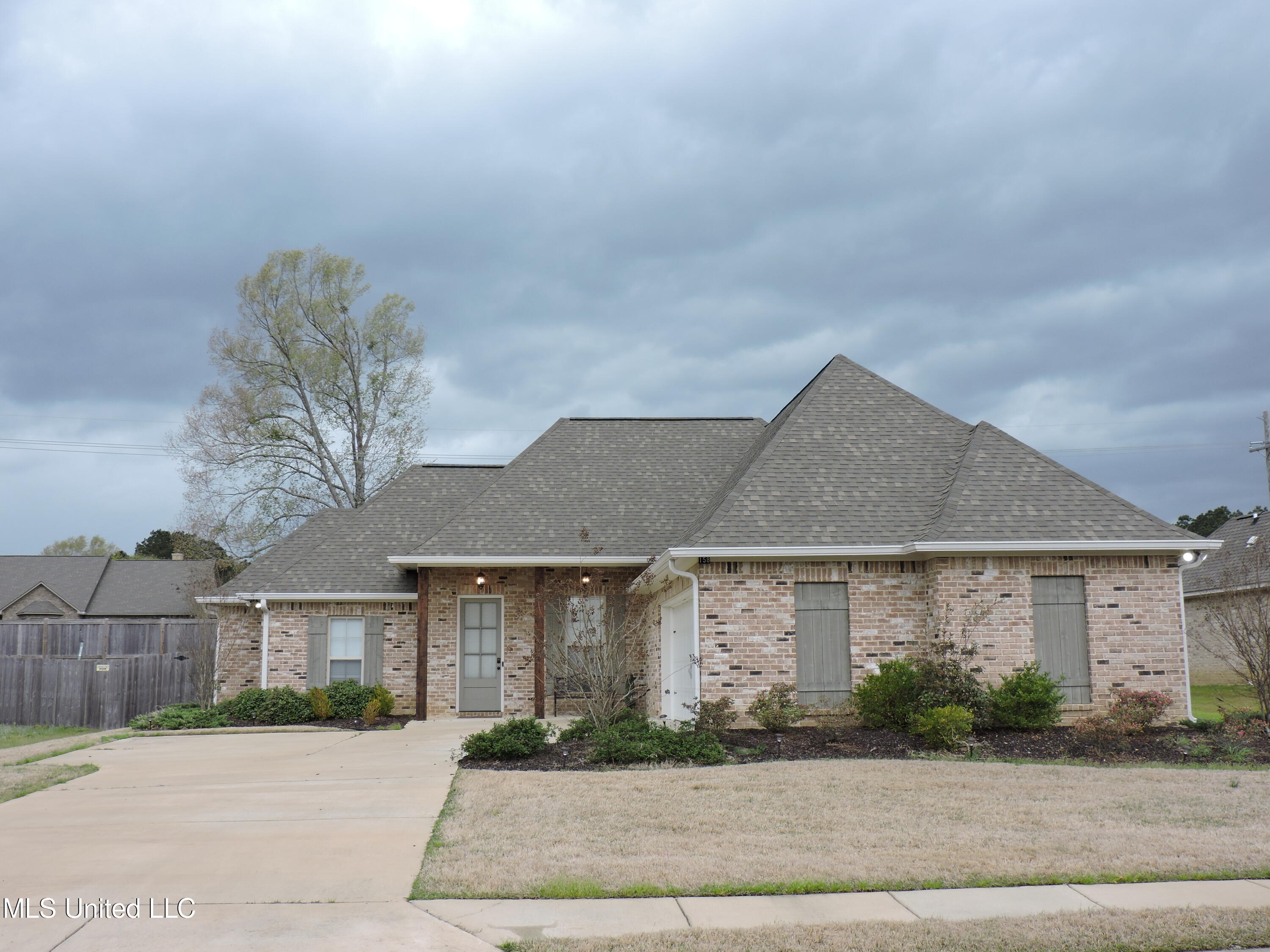 158 Western Ridge Circle Canton, MS 39046 - Photo 1 of 41 DSCN4601