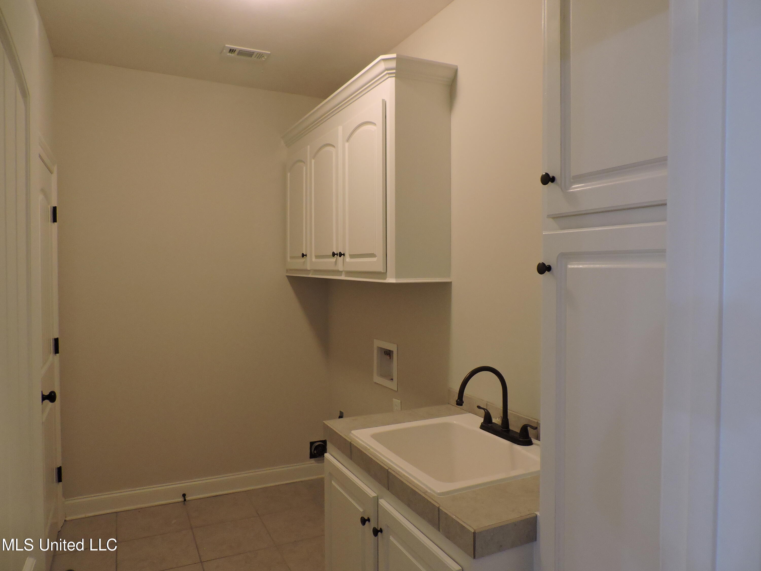 158 Western Ridge Circle Canton, MS 39046 - Photo 23 of 41 DSCN4619