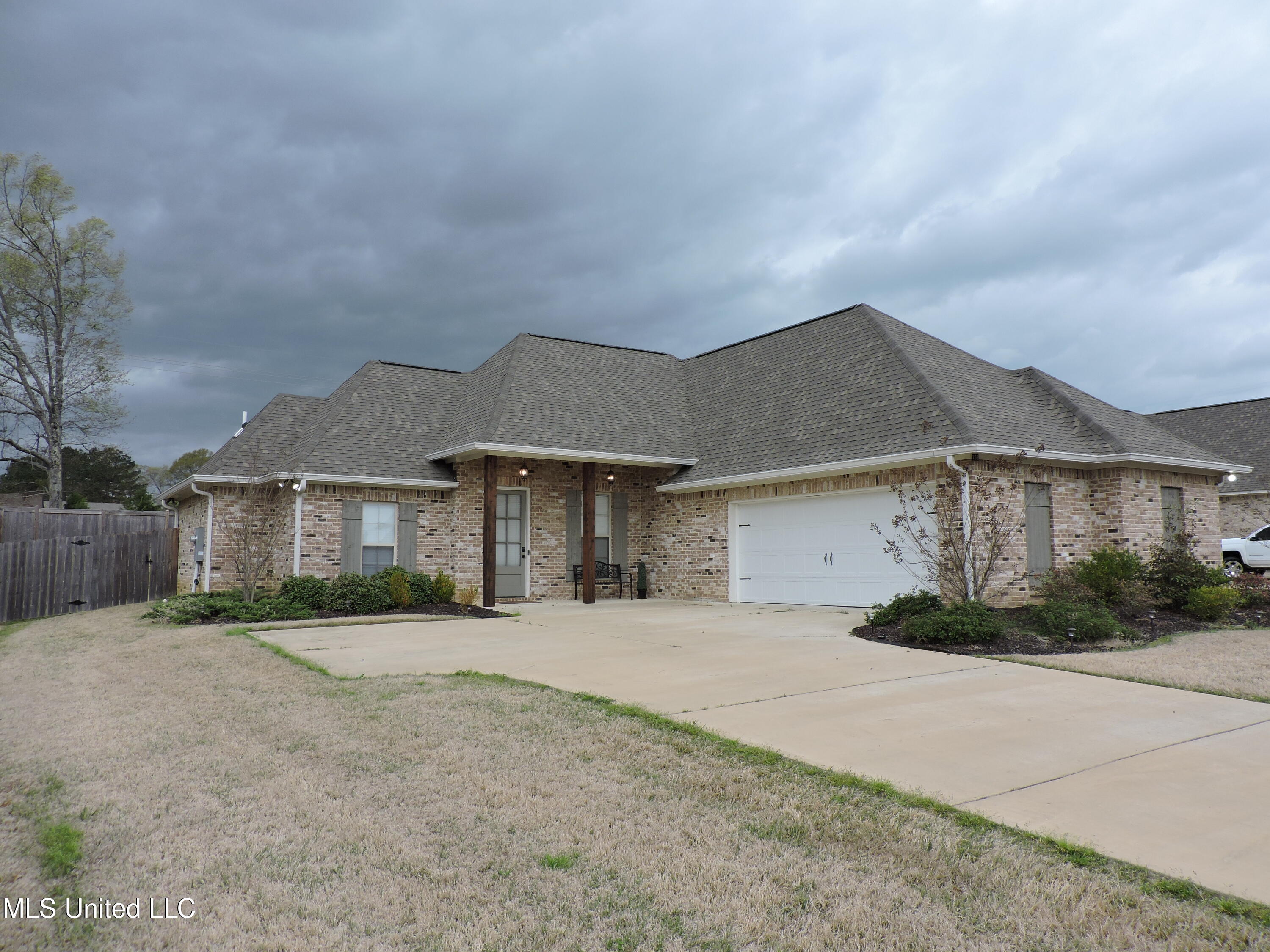 158 Western Ridge Circle Canton, MS 39046 - Photo 3 of 41 DSCN4598