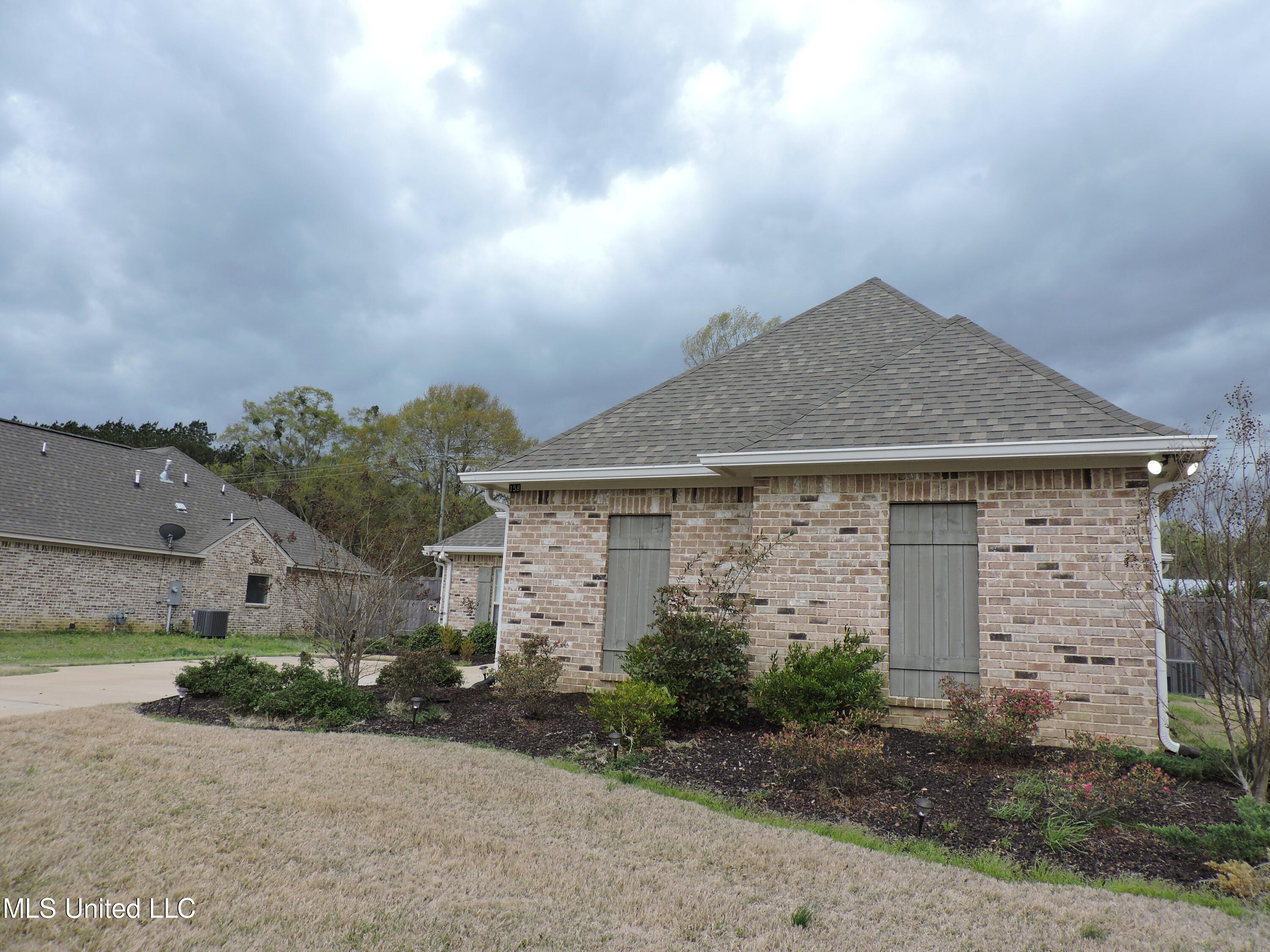 158 Western Ridge Circle Canton, MS 39046 - Photo 4 of 41 DSCN4599