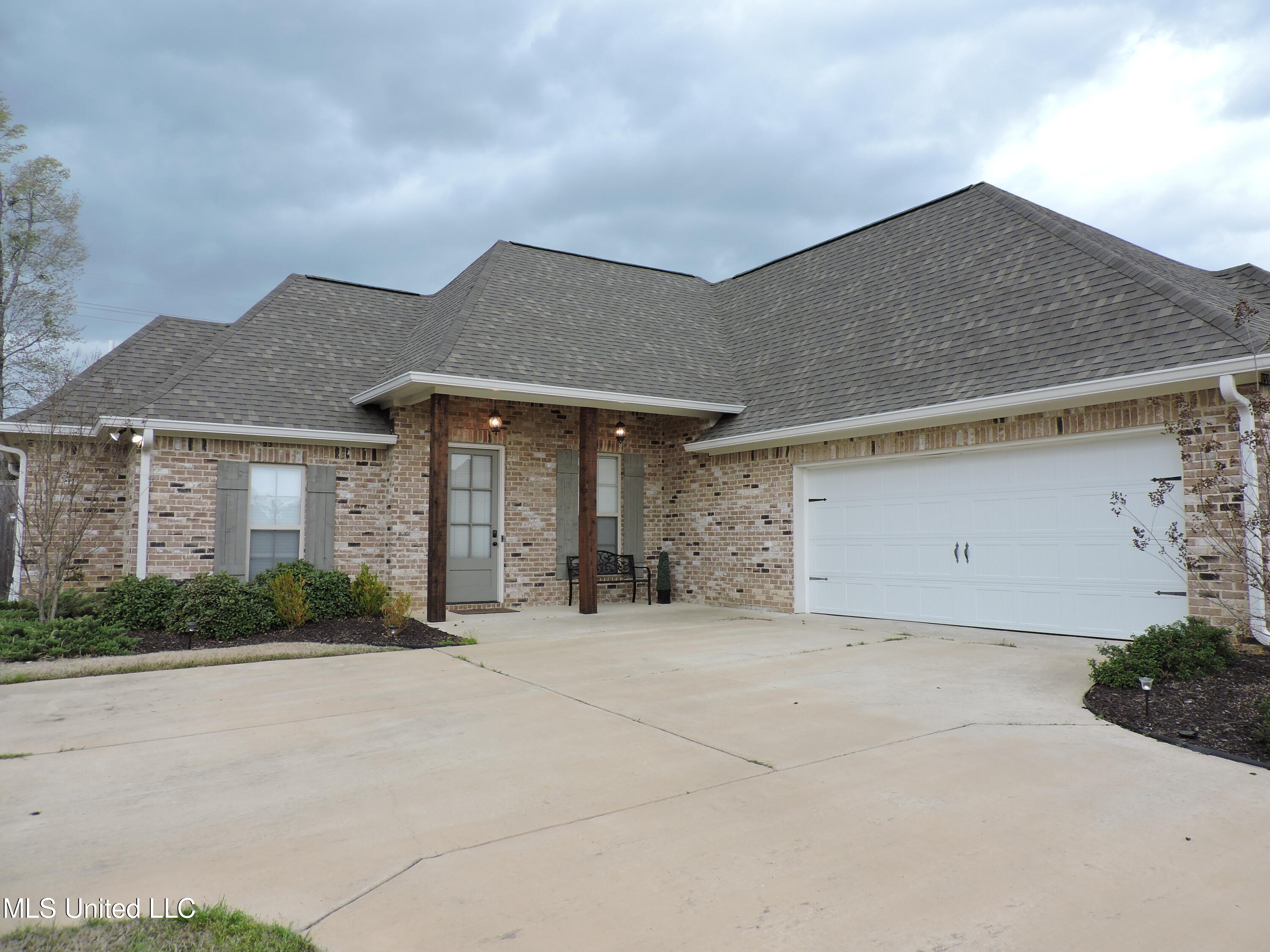 158 Western Ridge Circle Canton, MS 39046 - Photo 6 of 41 DSCN4602