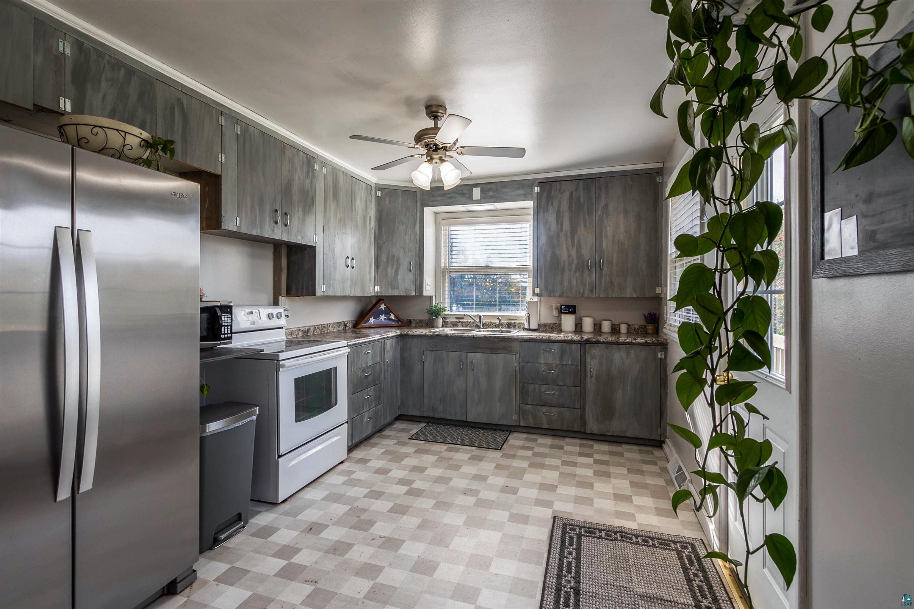 3864 Nelson Road Duluth, MN 55803 - Photo 12 of 16 Modern updated kitchen