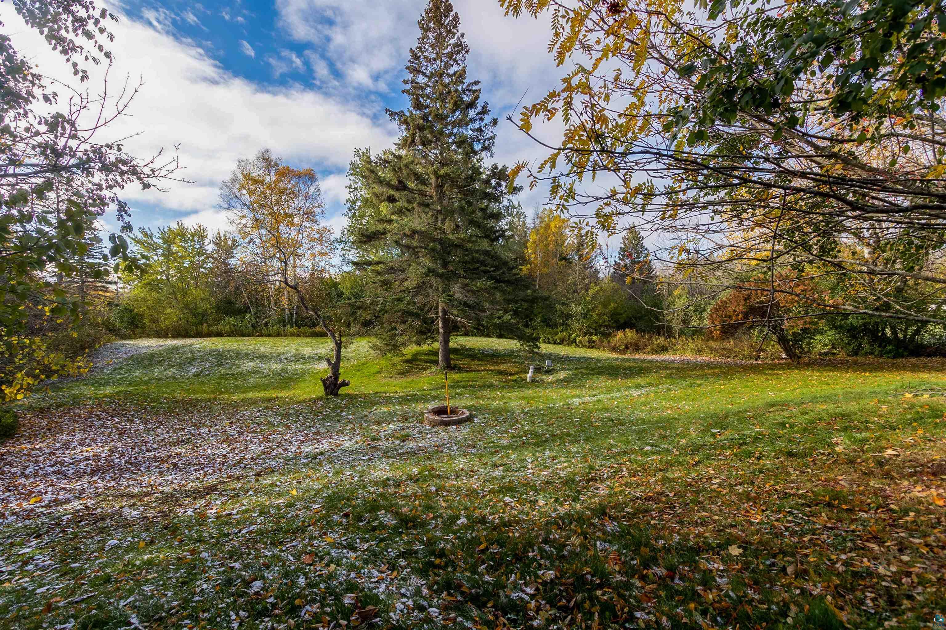 3864 Nelson Road Duluth, MN 55803 - Photo 6 of 16 Huge fenced in portion of back yard
