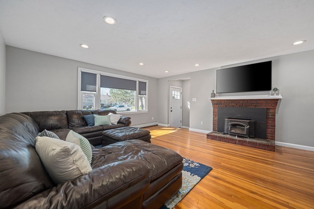 6 Janet Road Randolph, MA 02368 - Photo 9 of 40 Gallery Image 9