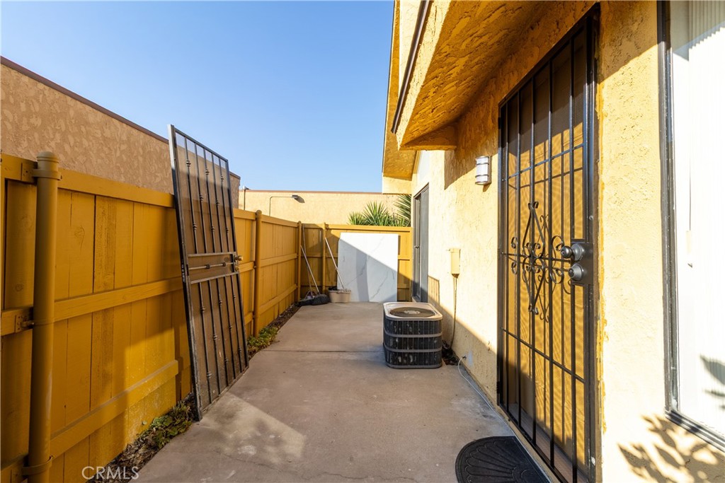 435 West 9th, Unit F5 Upland, CA 91786 - Photo 17 of 23
