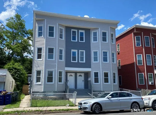 $1,900 | 220 Maplewood Avenue, Unit 1, Bridgeport, CT 06605