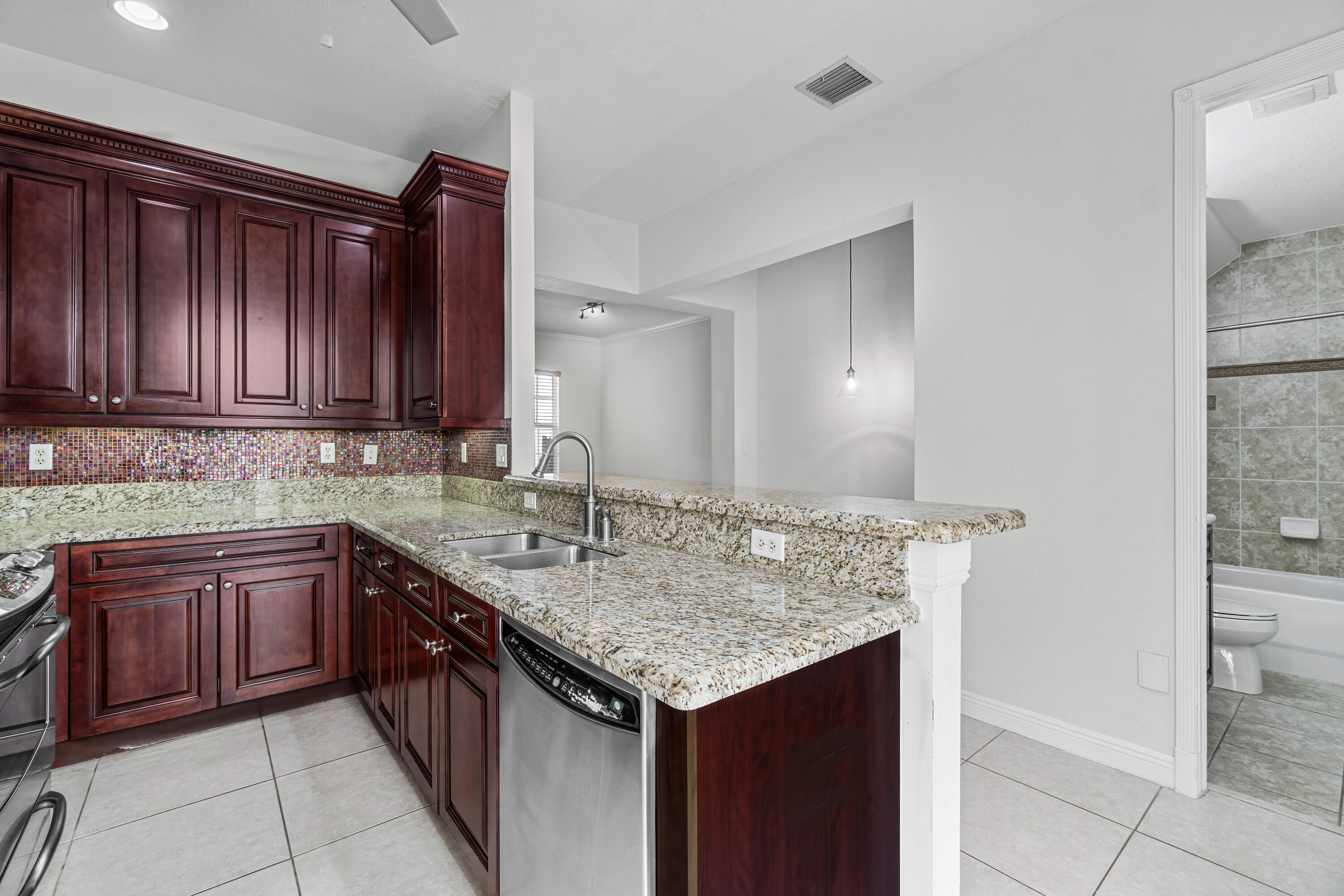 8309 Northwest 8th Terrace Boca Raton, FL 33487 - Photo 14 of 40 012-8309Northwest8thTerrace-BocaRaton-FL