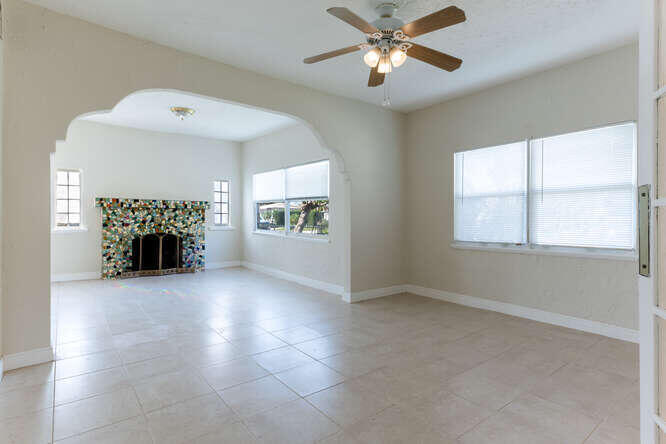 830 Valley Forge Road West Palm Beach, FL 33405 - Photo 5 of 23 livingroom + den