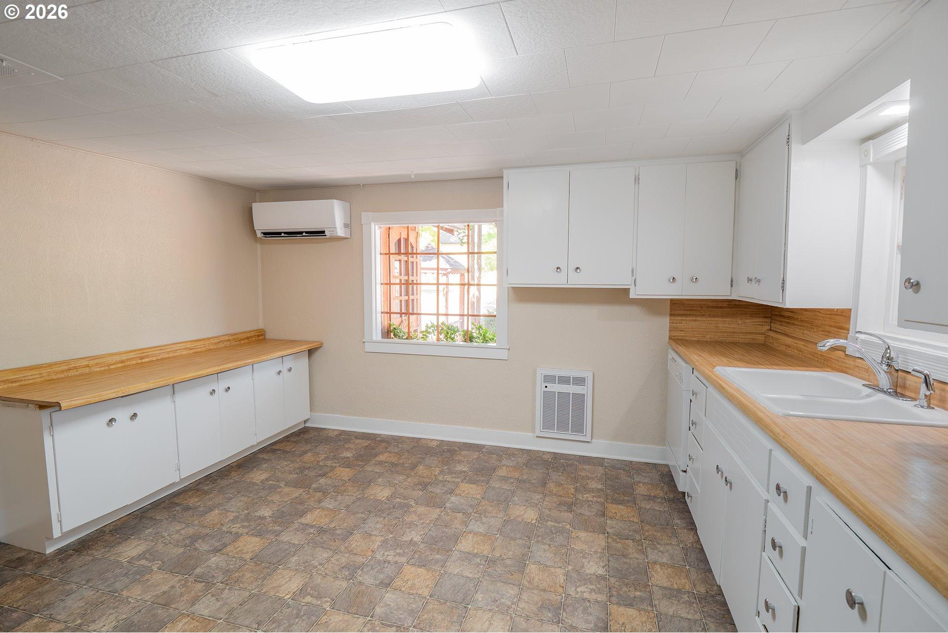 1039 C Street Springfield, OR 97477 - Photo 12 of 20 Gallery Image 12