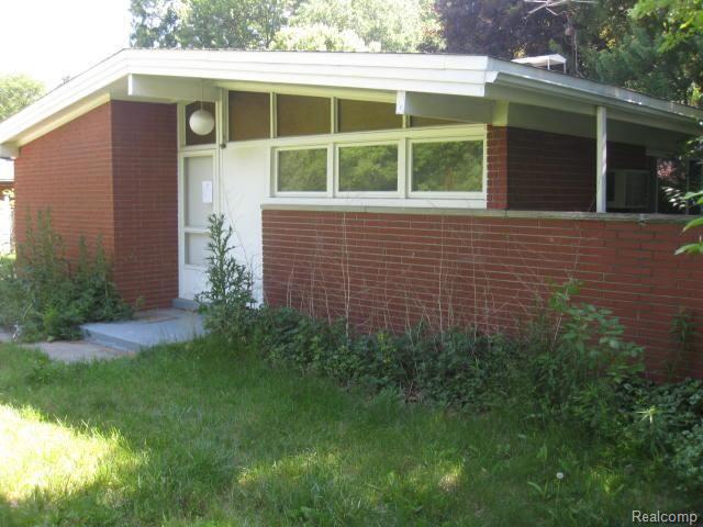 8525 Belleville Road Belleville, MI 48111 - Photo 6 of 8 IMG_5292
