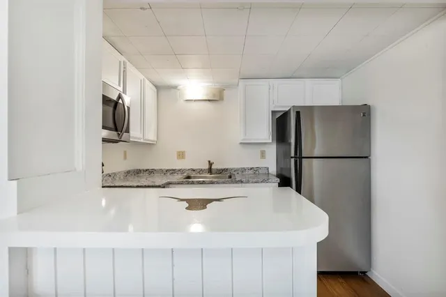 $1,250 | 1000 West 26th Street, Unit 220, Austin, TX 78705