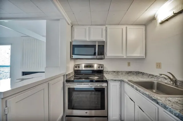 $1,250 | 1000 West 26th Street, Unit 220, Austin, TX 78705