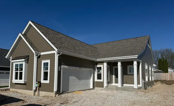 $714,999 | 369 Evergreen Lane, Pewaukee, WI 53072