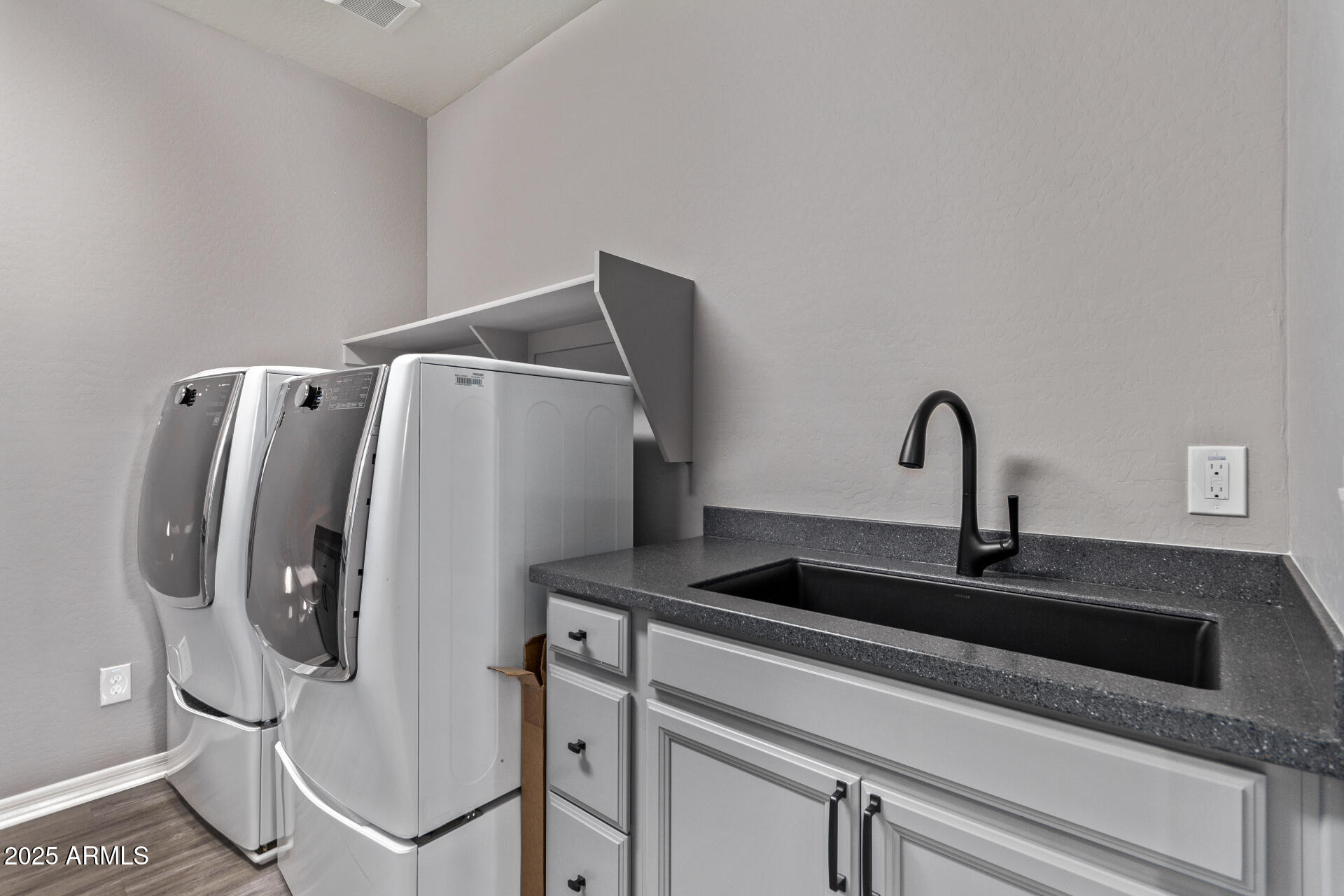 1076 East Kensington Road Gilbert, AZ 85297 - Photo 36 of 66 65 Kensington