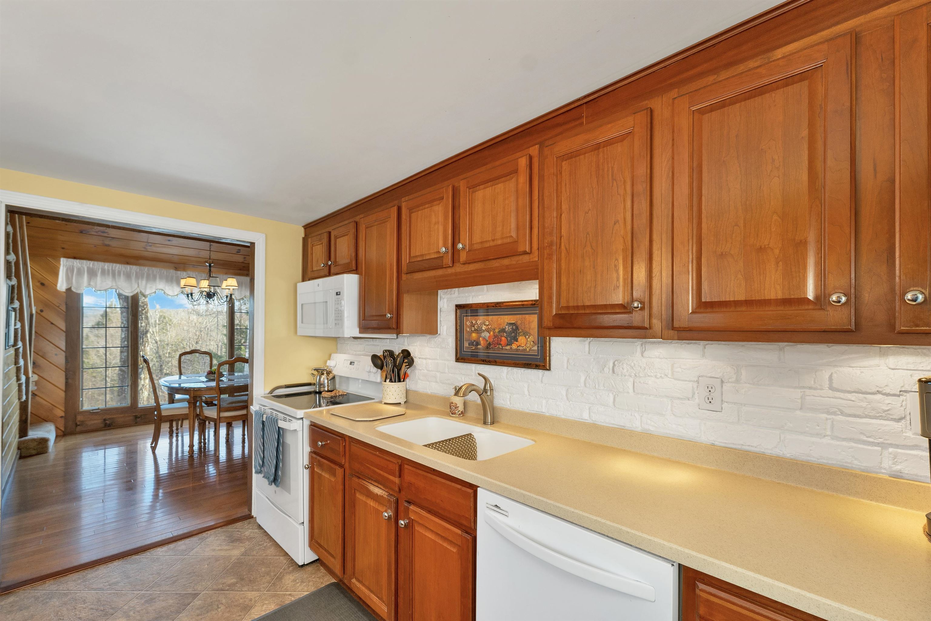 334 Fox Road Madison, NH 03849 - Photo 12 of 59