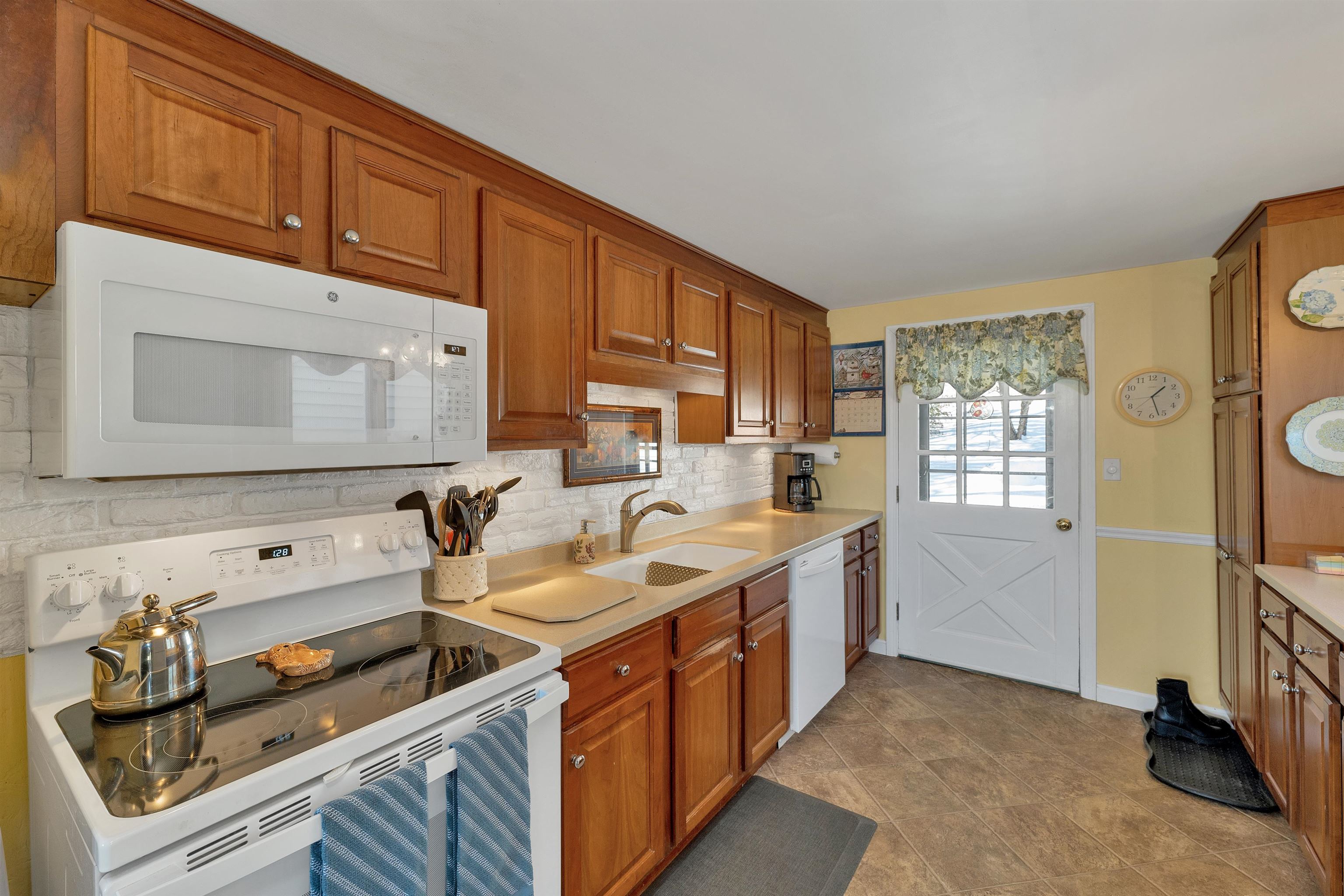 334 Fox Road Madison, NH 03849 - Photo 14 of 59