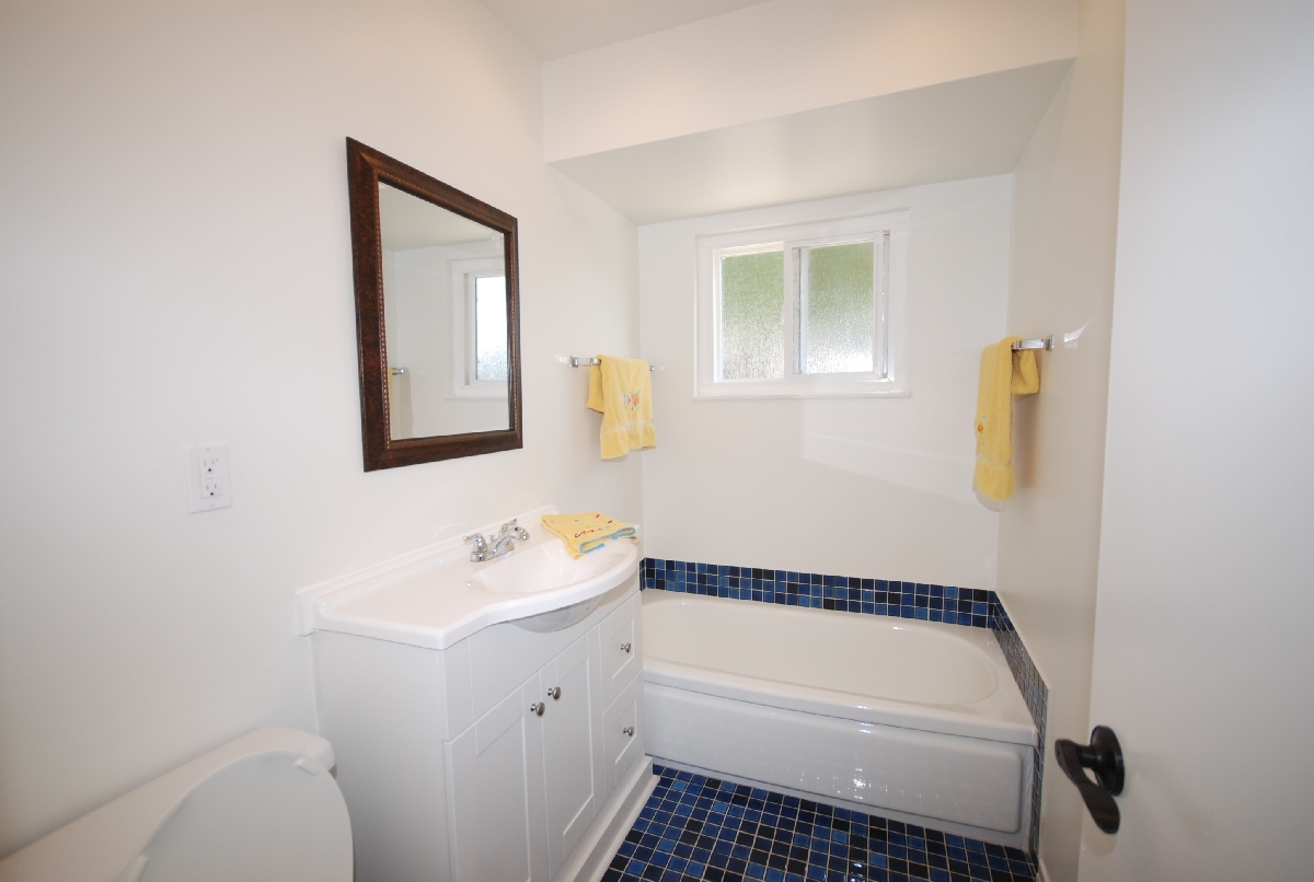 5586 Cathedral Oaks Road Santa Barbara, CA 93111 - Photo 18 of 19 18 - Main Hall Bathroom