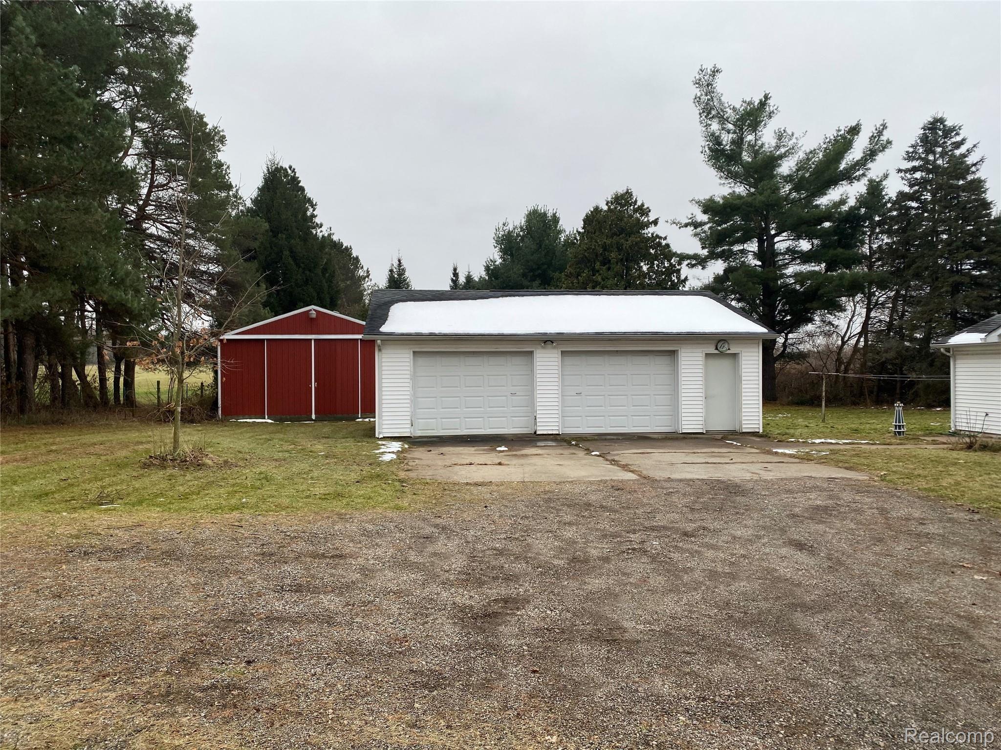 1559 Harper Road Mason, MI 48854 - Photo 14 of 22 5B137230-A3E5-4543-8B5D-FBE787CD65B9.jpeg