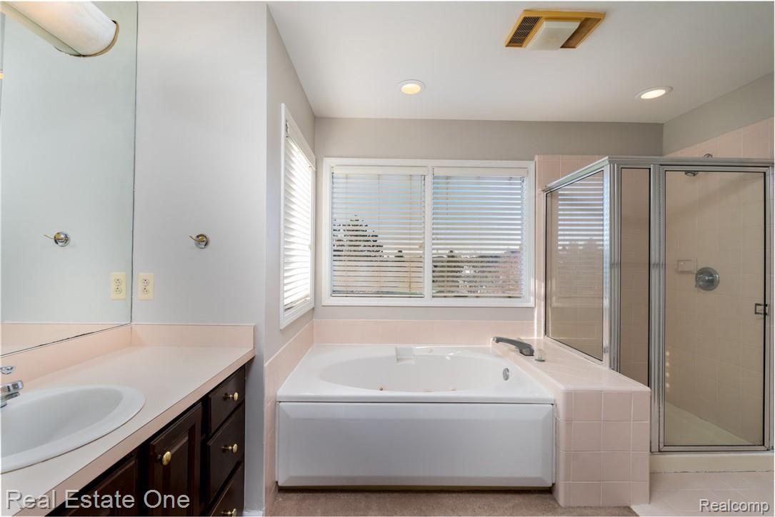 4128 Oak Tree Circle Rochester, MI 48306 - Photo 14 of 18 DSC01469-Edit.jpg