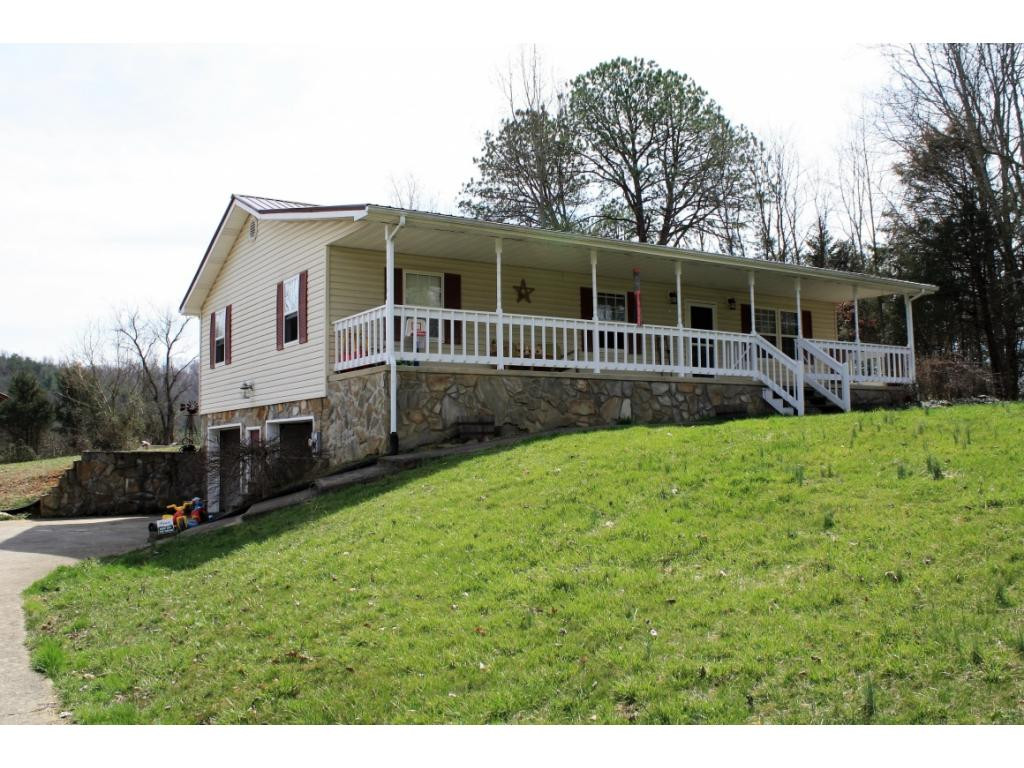 285 Falcon Circle Afton, TN 37616 - Photo 2 of 22 Photo 2
