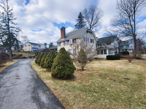 $425,000 | 7 Hambletonian Avenue, Chester, NY 10918