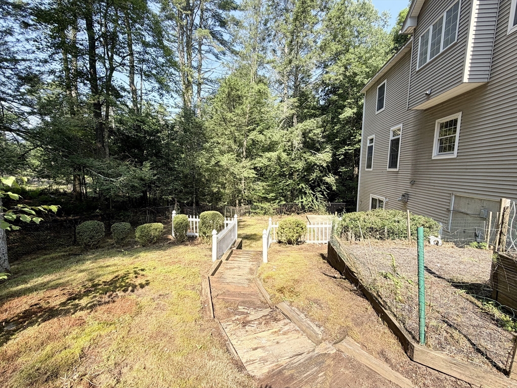 41 Thresher Road Hampden, MA 01036 - Photo 27 of 30