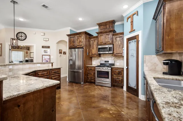 $1,150,000 | 20585 North Highway 146, Liberty, TX 77575