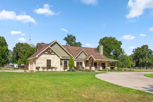 $1,150,000 | 20585 North Highway 146, Liberty, TX 77575