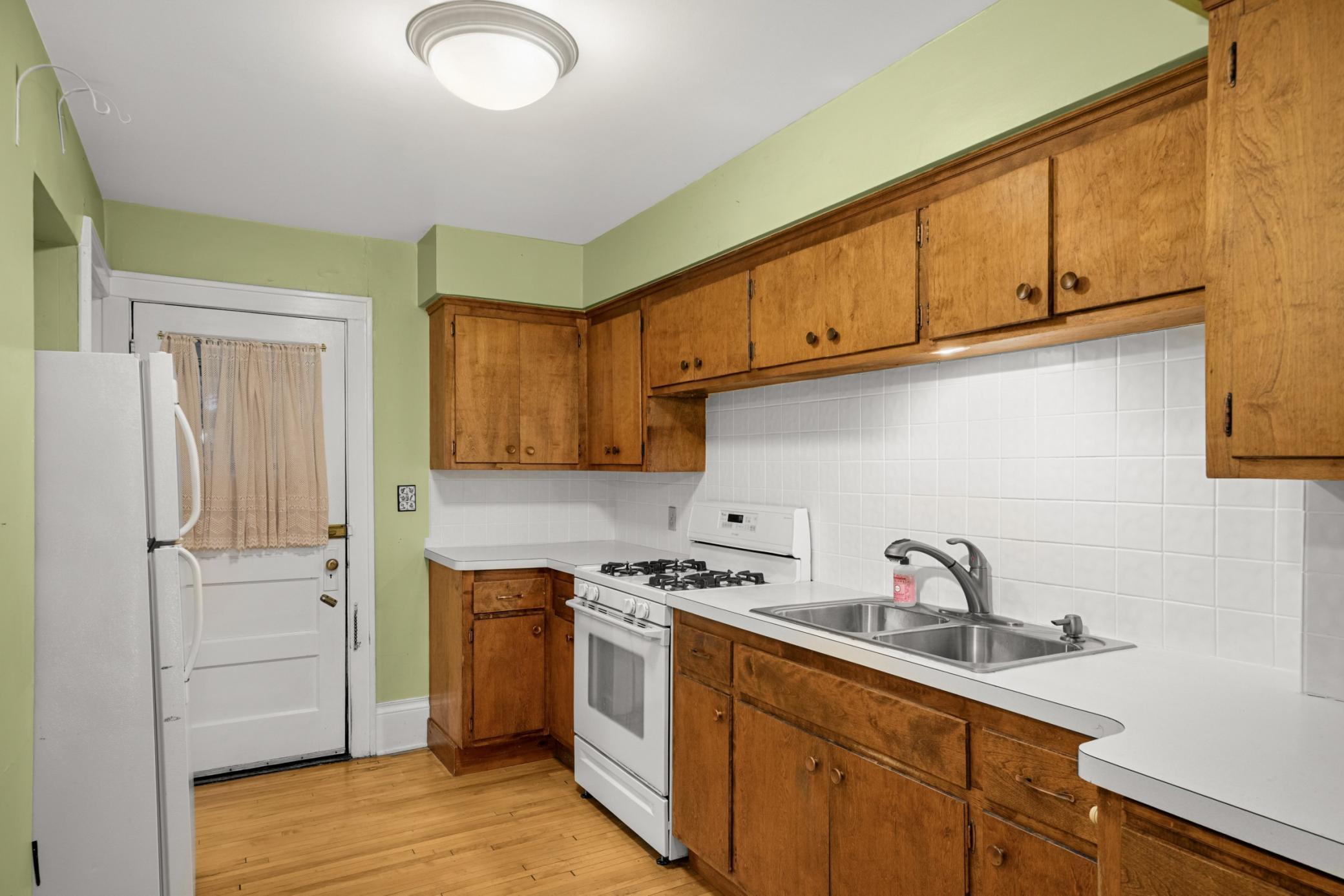 2440 Stevens Avenue, Unit 2 Minneapolis, MN 55404 - Photo 10 of 32