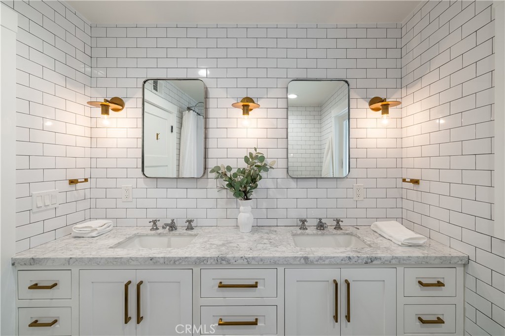 1609 Ruth Lane Newport Beach, CA 92660 - Photo 21 of 39