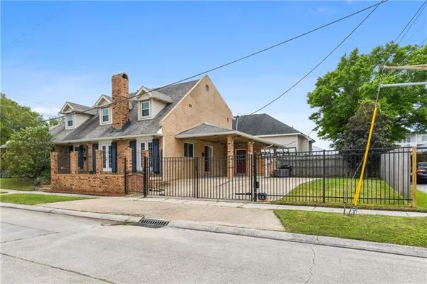 $2,650 | 306 39th Street, New Orleans, LA 70124